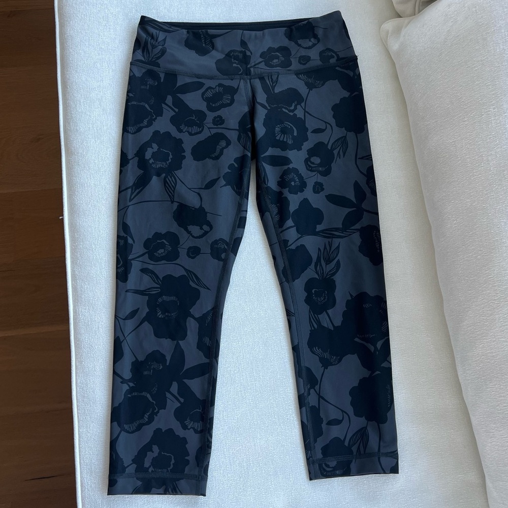 Lululemon Cropped Leggings Size 6